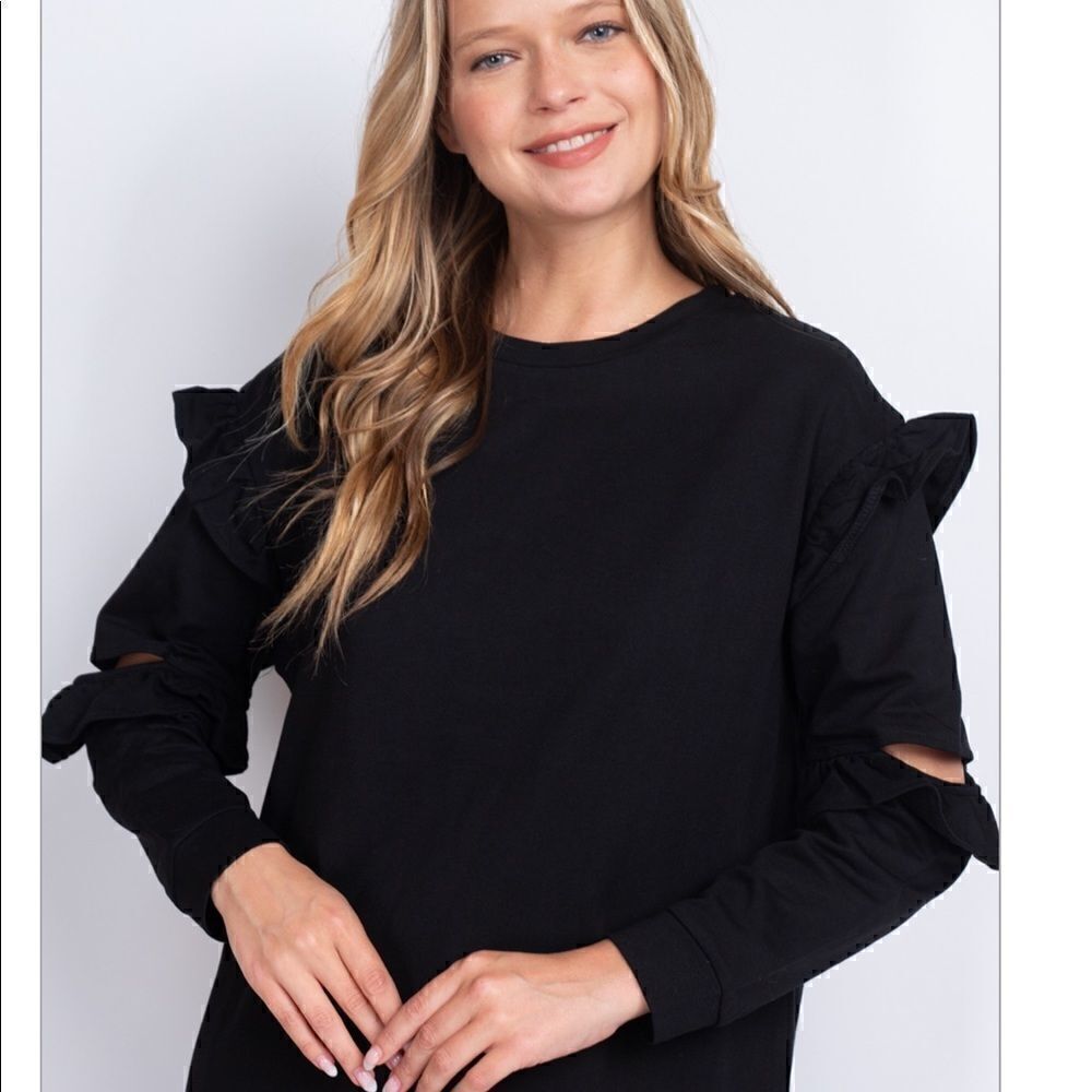 NWT Super Cute Ruffled Sweatshirt.